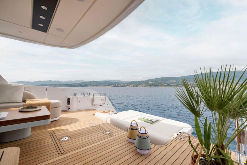 Azimut Fly 62