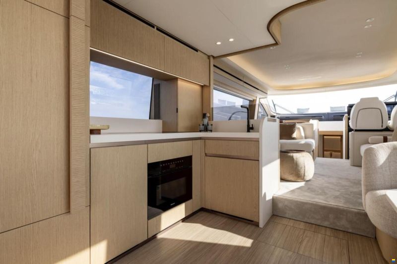Azimut Fly 62