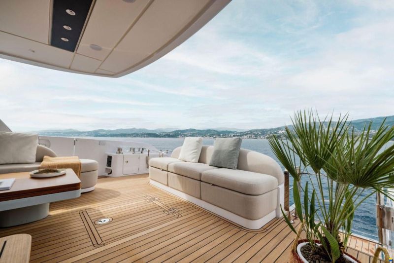 Azimut Fly 62