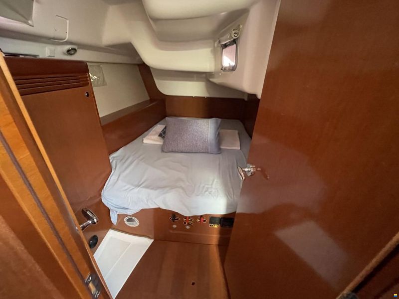 Beneteau Oceanis 43