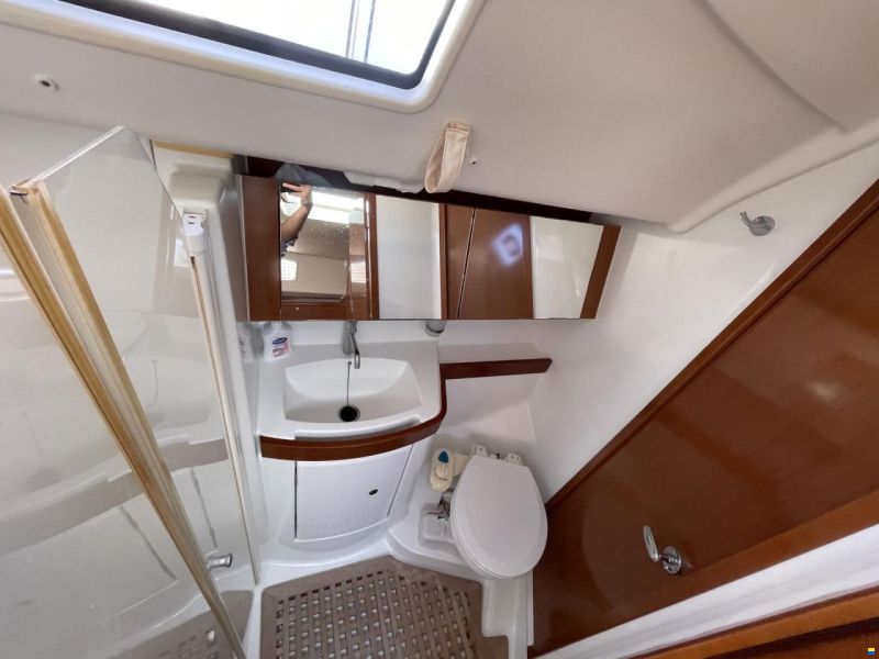 Beneteau Oceanis 43