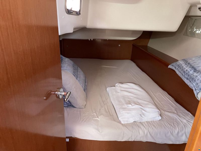 Beneteau Oceanis 43