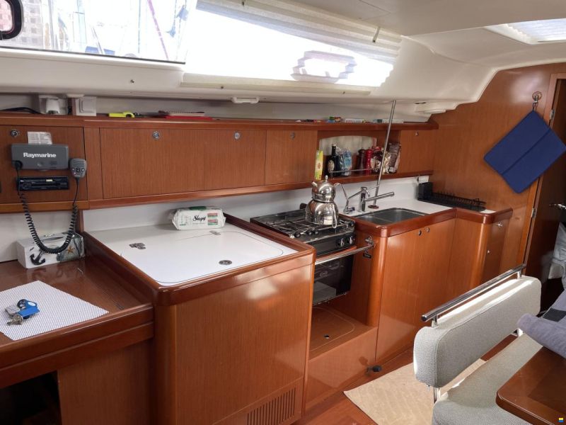 Beneteau Oceanis 43