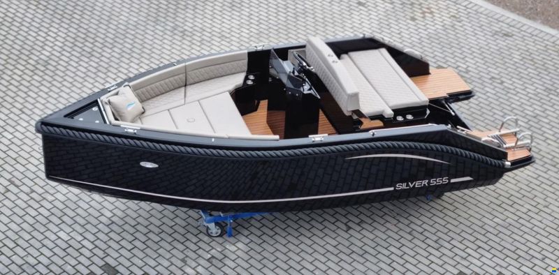 SilverYacht 555