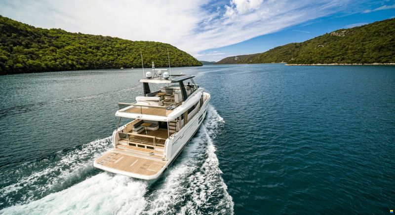 Beneteau Grand Trawler 62