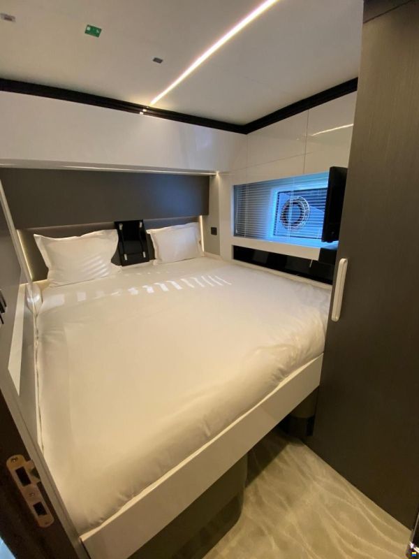 Azimut S7