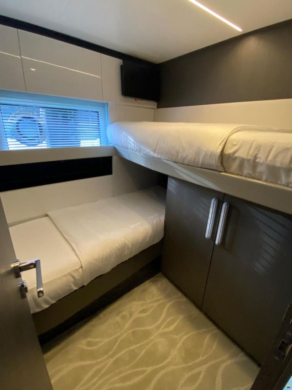 Azimut S7