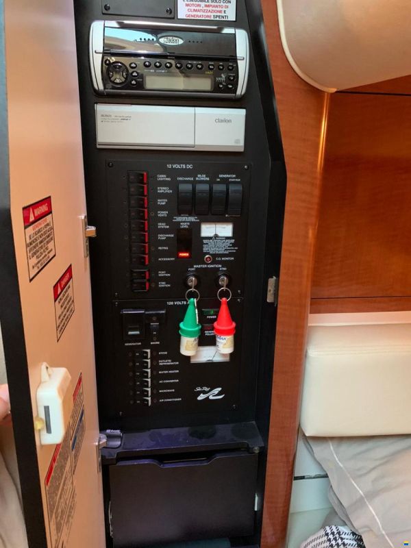 Sea Ray 355