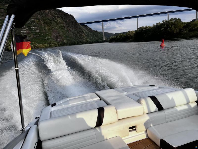 Regal 2100 Bowrider