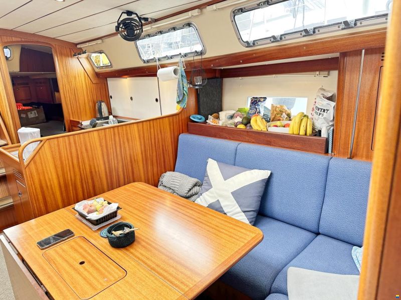 Hallberg-Rassy 412