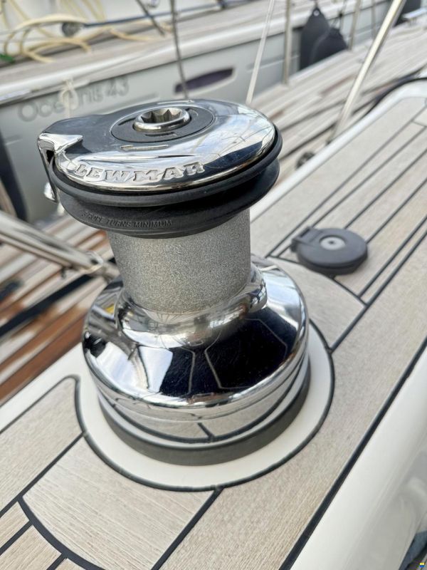 Hallberg-Rassy 412