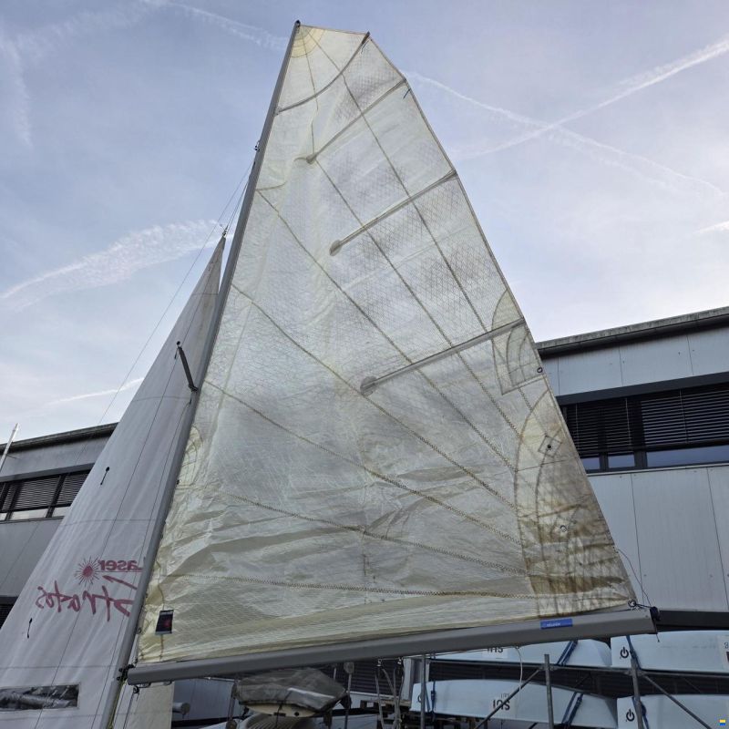 Laser Stratos Keel