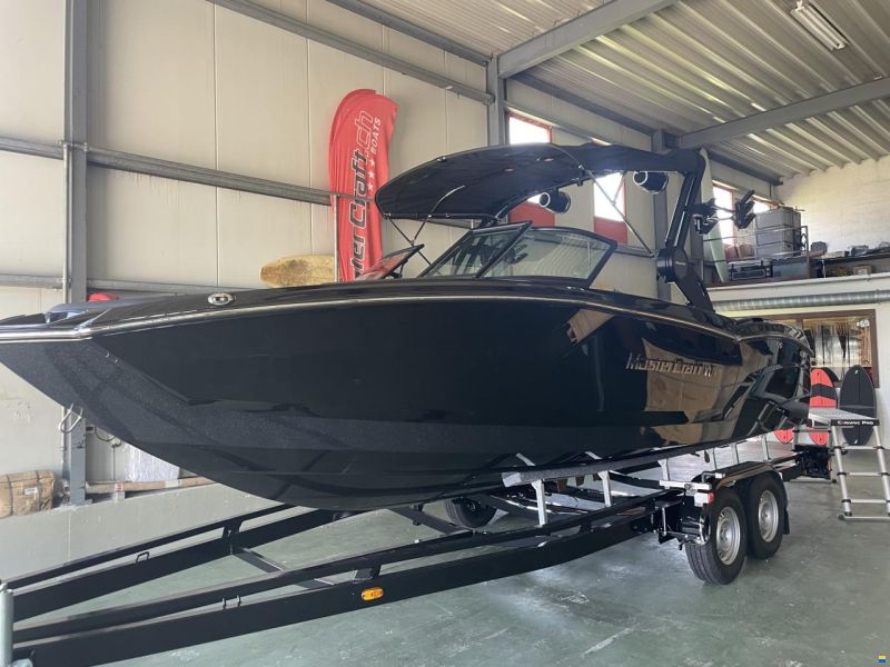 MasterCraft NXT23 | 2024 | Black & Black flakes