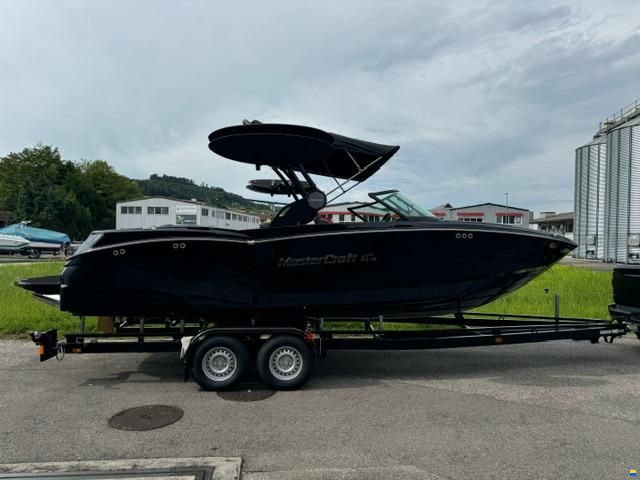 MasterCraft NXT23 | 2024 | Black & Black flakes