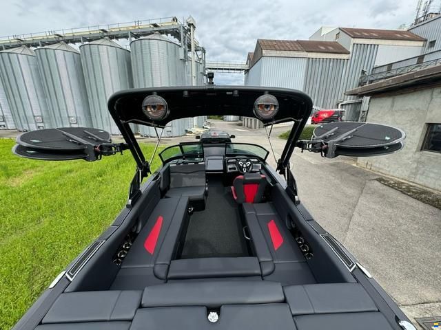 MasterCraft NXT23 | 2024 | Black & Black flakes