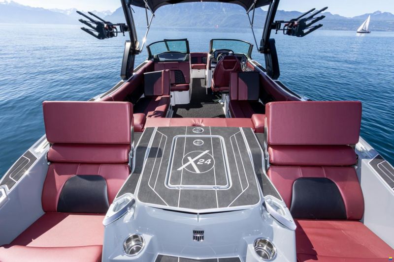 MasterCraft X24 | 2024 | White & Grey