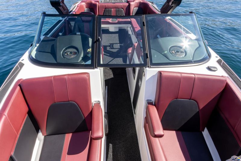 MasterCraft X24 | 2024 | White & Grey