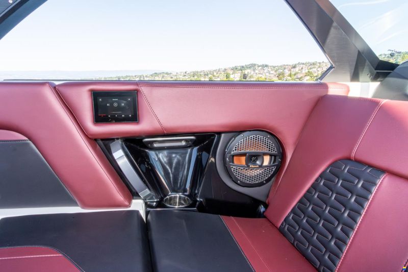 MasterCraft X24 | 2024 | White & Grey