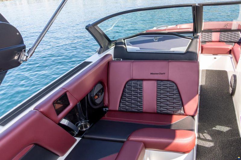 MasterCraft X24 | 2024 | White & Grey