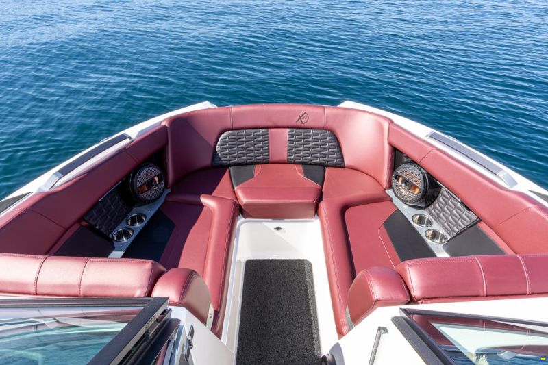 MasterCraft X24 | 2024 | White & Grey