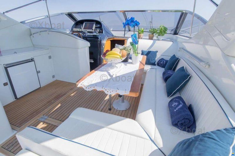 Uniesse 48