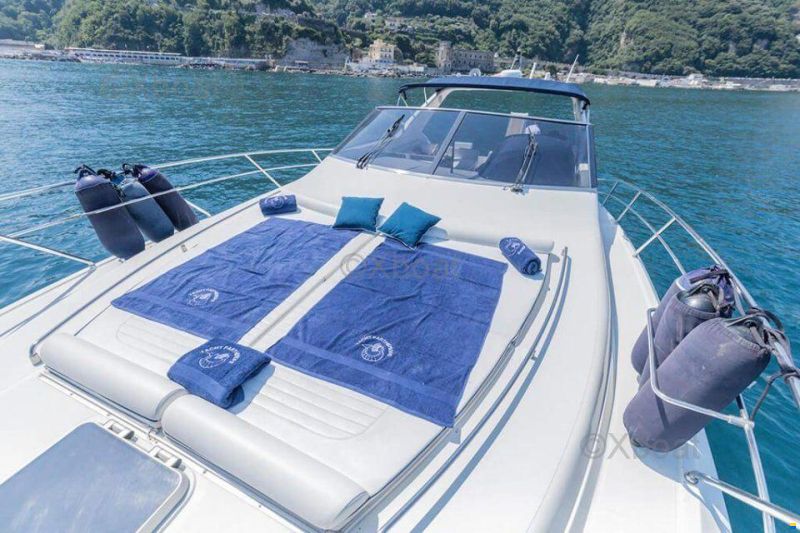 Uniesse 48