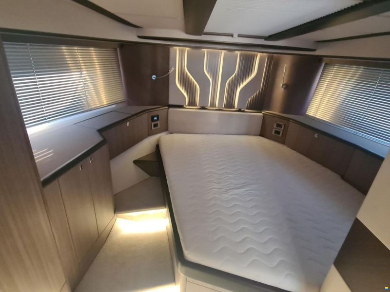 Galeon 440 Fly