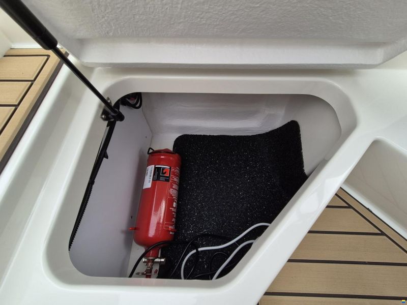 Sea Ray SPX 230 Europe