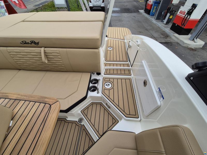 Sea Ray SPX 230 Europe