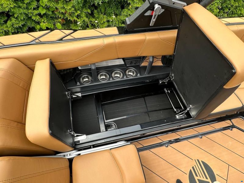 Malibu 23LSV