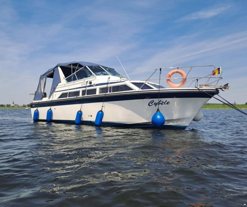 Fairline Phantom 32