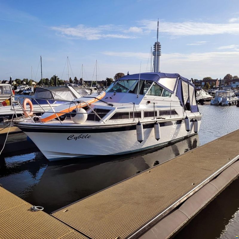 Fairline Phantom 32
