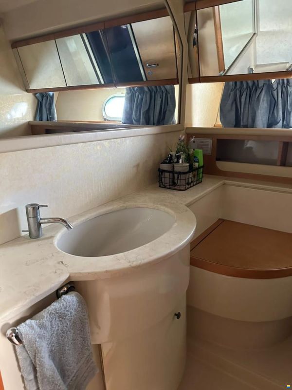 Ferretti 58