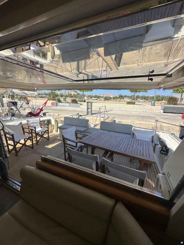 Ferretti 58