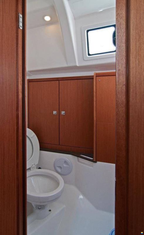 Bavaria Cruiser 37