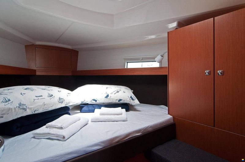 Bavaria Cruiser 37