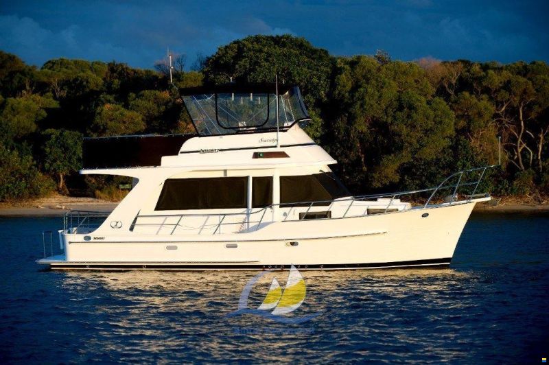 Integrity 380 Fly