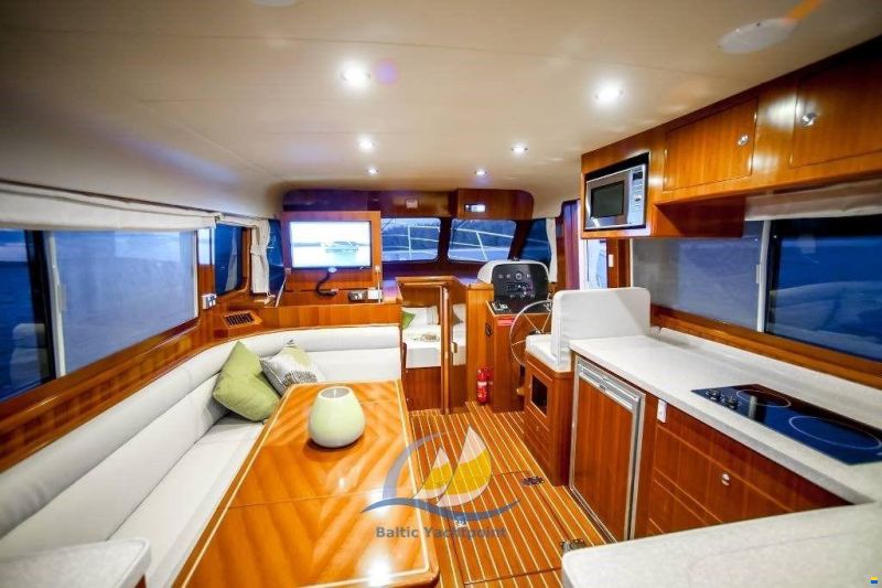 Integrity 380 Fly