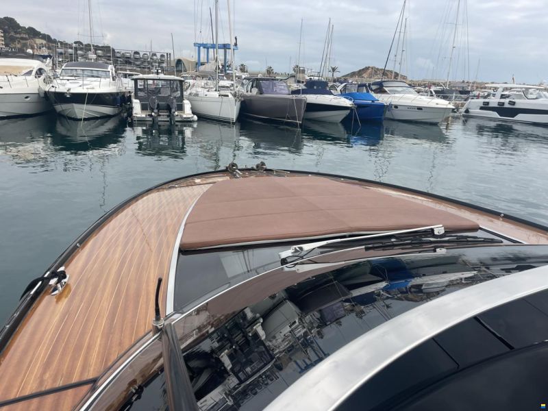Riva rama Super 44