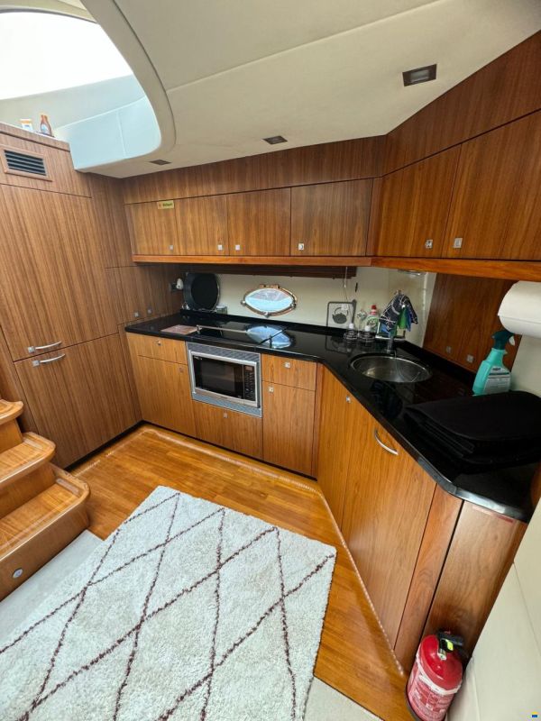 Sunseeker Predator 62