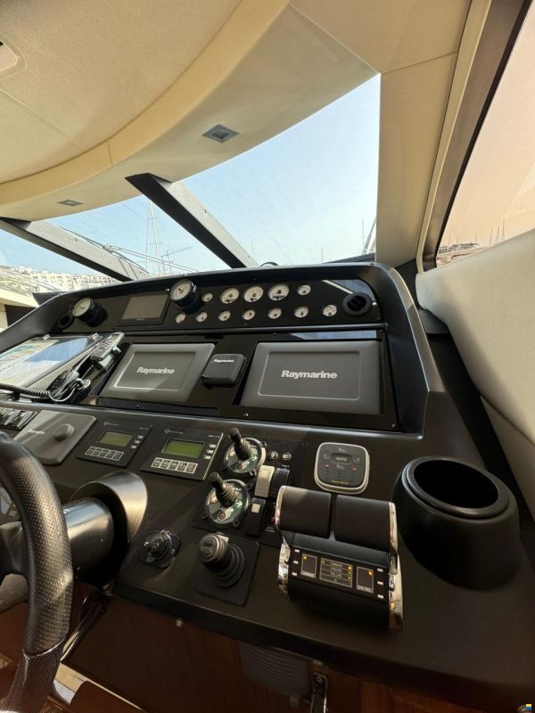 Sunseeker Predator 62