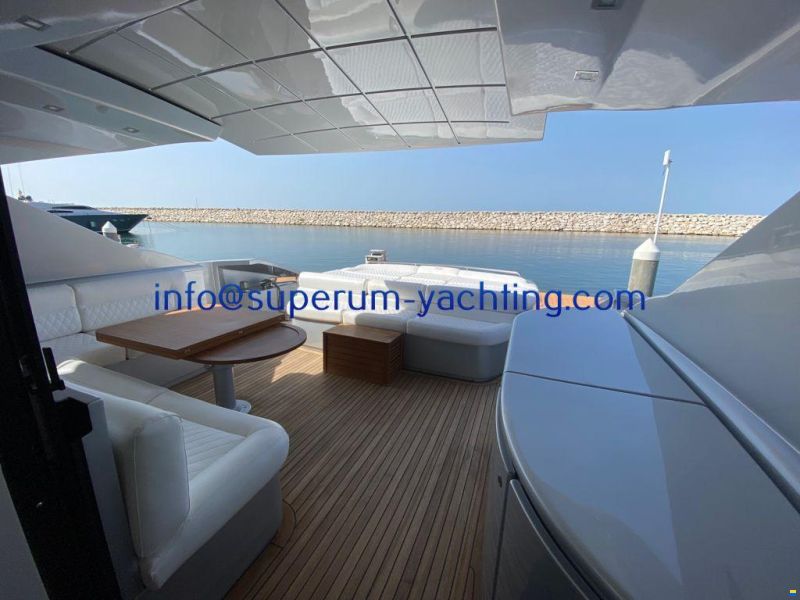 Pershing 72