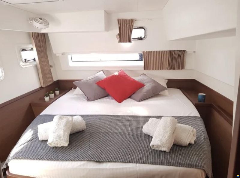 Lagoon 42