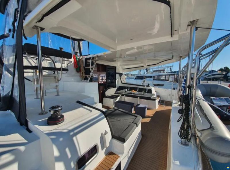 Lagoon 42