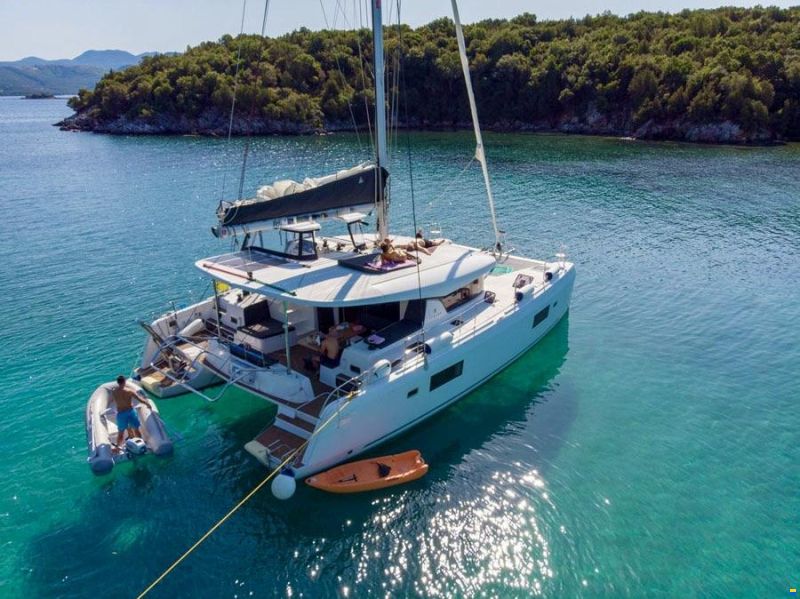Lagoon 42