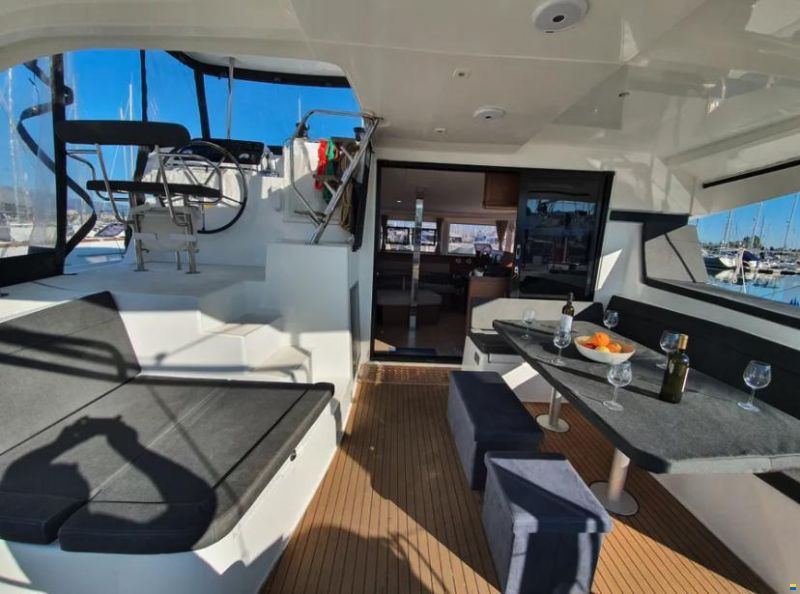 Lagoon 42