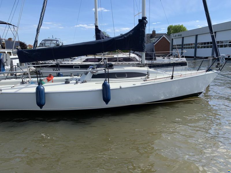 Hunter Formula 28