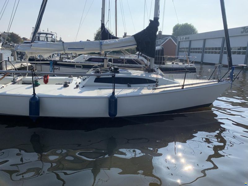 Hunter Formula 28