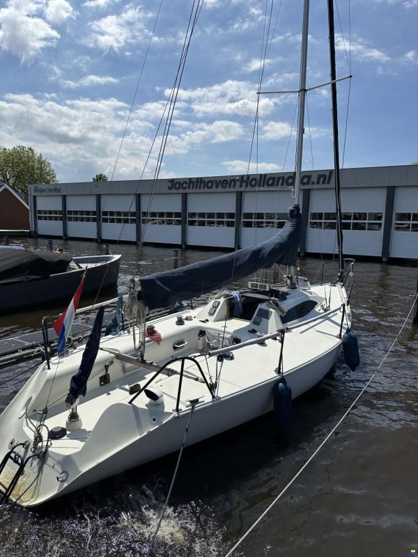 Hunter Formula 28