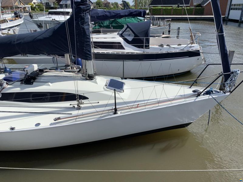 Hunter Formula 28